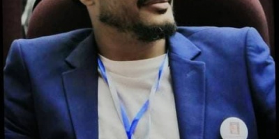 المخرج أحمد اليافعي يقدم ثورة في عرضة المسرحي إعدام عند الفجر(بين المسرح الكلاسيكي والمسرح الرقمي)