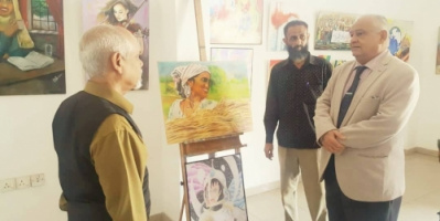 الوالي يفتتح المعرض التشكيلي(ملكات الارض) بمناسبة عيد المرأة وعيد الام 