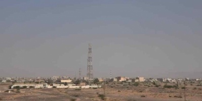 مليشيات الحوثي تستهدف الأحياء السكنية في مدينة حيس