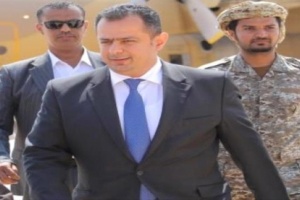 رئيس الوزراء يوقف وزيري الداخلية والنقل 