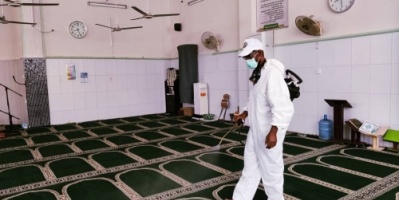 فيما قيادات الانتقالي لبقية المديريات تستعد بحملات مماثلة ..انتقالي المكلا تواصل حملات الرش الوقائية من كورونا في المكلا وحورة ووادي العين 