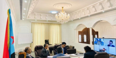 عبر الاتصال المرئي.. الرئيس الزُبيدي يعقد اجتماعاً مع المبعوث الأممي مارتن غريفيثس