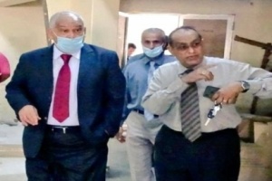 الوالي وخدابخش يطلعان على تجهيزات مركزي الحجر الصحي في عدن.