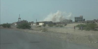مليشيا الحوثي تقصف حي منظر بالحديدة وتدمر منزل بالكامل