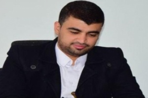 كورونا تطيح بصحفي من منصبة في صنعاء 
