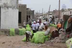 تعز .. الهلال الأحمر الإماراتي يدشن حملة نظافة ضمن الإجراءات الاحترازية لمواجهة كورونا