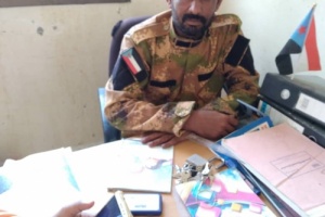 مدير أمن مسيمير لحج يطالب ملاك محطات الوقود بالتقيد بالسعر الأخير للبترول والديزل.