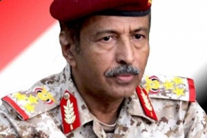 اللواء بن بريك يُعزي أسرة آل هادي في وفاة شقيقهم العميد الركن أحمد علي هادي 