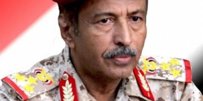 اللواء بن بريك يُعزي أسرة آل هادي في وفاة شقيقهم العميد الركن أحمد علي هادي 