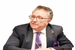 برويز "يتهم إيران بالانتهازية وإستغلال ظروف العالم في تنفيذ مخططاتها.