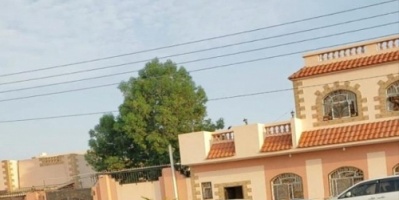 عدن : المشوشي والوالي يطمئنون على الشيخ العقربي ويعدونه بملاحقة الجناة ومحاكمتهم
