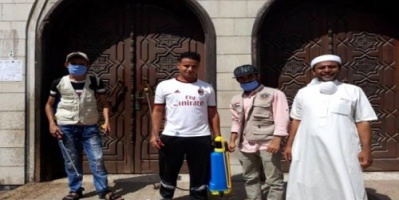 إرشاد الانتقالي تدشن حملة رش تعقيمية لعدد من مساجد العاصمة عدن