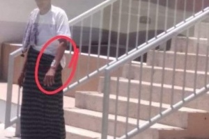 *صورة توثق عمليات تعذيب وانتهاكات صارخة بحق ضباط من ابناء سقطرى على يد عناصر شمالية اخوانية*