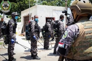 قوات حماية المنشآت تدشن حملة تعقيم شاملة للوقاية من فيروس كورونا بعدن     