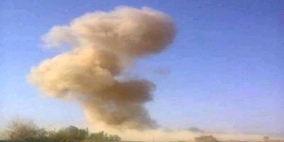 اصابة مشرف حوثي… و المليشيات الحوثية تفجر منزل مواطن في الحشاء