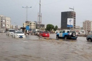 وزارة المالية تعزز محافظة عدن بمليار ريال لمعالجة الأضرار الناجمة عن اثار المنخفض 