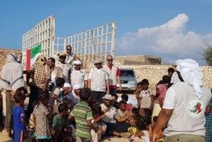 مؤسسة الشيخ خليفة الإنسانية توجه قافلة مساعدات غذائية الى سقطرى
