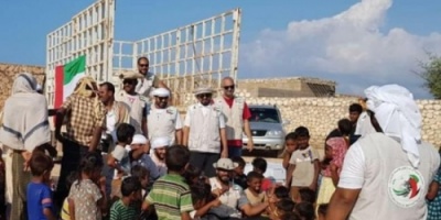 مؤسسة الشيخ خليفة الإنسانية توجه قافلة مساعدات غذائية الى سقطرى