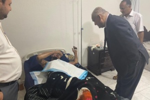الوالي يطمئن على مصاب حريق الكهرباء ويبحث آلية حل مشكلة النظافة في مستشفى الجمهورية 