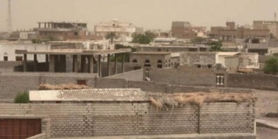 مليشيات الحوثي تواصل قصف الأحياء السكنية في حيس 