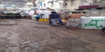 أفران عدن الخيرية تنفذ مشروع توفير المياه لأهالي منطقة شعب العيدروس بصيرة