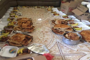 ضمن الجهود التي تقوم بها قيادة المجلس الانتقالي الجنوبي في المديرية تسيير أكبر قافلة إفطار شعبية لجبهات الضالع