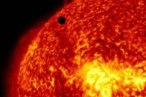 ماذا يحدث داخل الشمس؟.. ظاهرة تهدد الحياة على الأرض