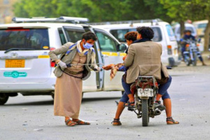 عزل قيادات حوثية كبيرة بتكتم شديد خوفاً من كورونا