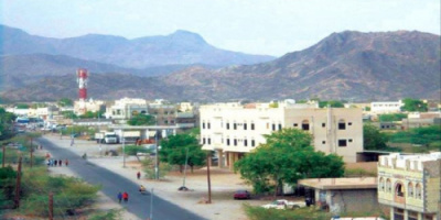  شظايا قذيفة خاطئة تبتر قدم فتاة في جعار أبين
