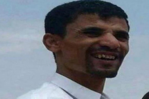 بعد مقتل مرافقيه بغارة للتحالف.. مصير مجهول للقيادي الحوثي ابوعلي الحاكم 