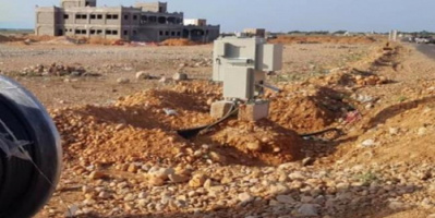 خليفة الإنسانية تواصل مد الكهرباء إلى غرب سقطرى