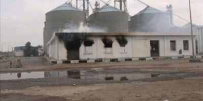 مليشيات الحوثي تقصف مطاحن البحر الأحمر في الحديدة بقذيفة دبابة