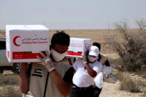 توزيع دفعات جديدة من المساعدات الإماراتية على عدد من المناطق النائية بحضرموت