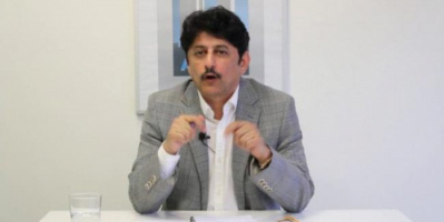  بن فريد يكشف عن ما أصاب اعلام الشرعية عقب وصول رئيس المجلس الانتقالي اللواء عيدروس قاسم الزبيدي الى الرياض بدعوة رسمية