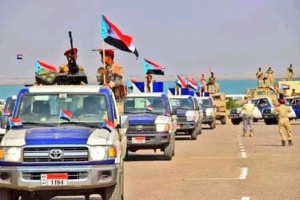 قائد لواء العاصفة يدعو المواطنيين في كريتر الى عدم الانجرار خلف دعاة الفوضى والتخريب.