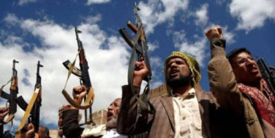 الحوثيون يعدمون قائدا عسكري اسيرا لديهم ويمثلون بجثته