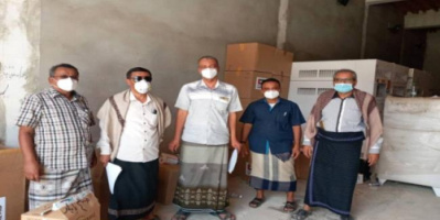 انتقالي القطن يسلم مساعدات إماراتية لمركز العزل الصحي