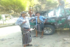 لرفع معنويات المقاتلين قائد اللواء الرابع حزم يزور المواقع في الخطوط الأمامية لجبهة طورالباحة حيفان وعيريم.