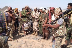 القائد عبد اللطيف سيد يقوم بجولة تفقدية لمواقع الجبهة الغربية في محور ابين