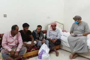 تنفيدا لتوجيهات الرئيس الزبيدي..  انتقالي المهرة يطمئن على العائدين من سفينة المنار المفقودة 