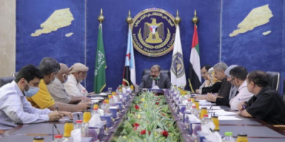  اجتماع مشترك لرئاسة الانتقالي واللجنة الاقتصادية يبحث حالة التدهور بالخدمات وطلب شخنة اسعافية لوقود الكهرباء