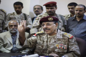 فضايح جيش الاحمر..  مقاومة البيضاء تأسر قيادي حوثي تبين ان ضابط بالجيش الوطني
