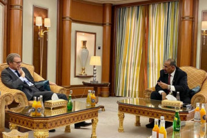 الرئيس القائد عيدروس الزُبيدي يستقبل السفير الفرنسي لدى اليمن