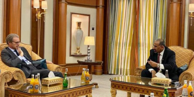 الرئيس القائد عيدروس الزُبيدي يستقبل السفير الفرنسي لدى اليمن