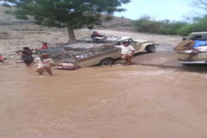  اهالي مسيمير لحج يطالبون بإصلاح ما خربته السيول في مشروع طريق عقبة مفيرد  