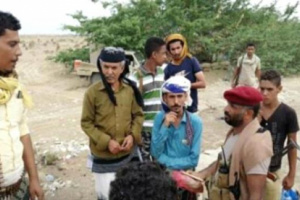 رئيس انتقالي ابين يتفقد الخطوط الامامية في جبهة الشيخ سالم