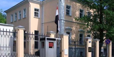 توضيح هام من السفارة اليمنية بالقاهرة بخصوص الفحص الطبي للعالقين