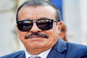 اللواء بن بريك يقدم واجب العزاء في وفاة رئيس مجموعة باثواب الاستثمارية