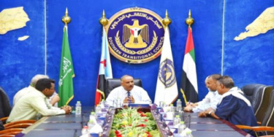 رئيس إقتصادية الإنتقالي يبحث مع مديري مياه عدن وأبين آليات تحسين الخدمة المقدمة للمواطنين