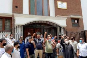 عالقون في الهند يستنكرون تجاهل حكومة الشرعية